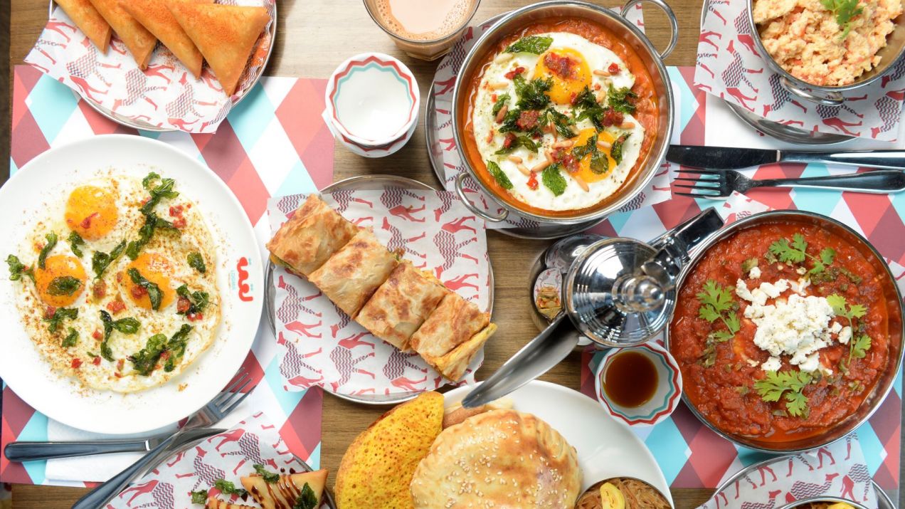 Ukryte perełki gastronomiczne Dubaju – gdzie zjecie smacznie i niedrogo?