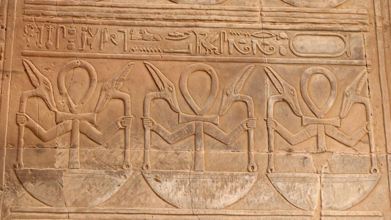 Symbole egipskie i ich znaczenie - co zdobiło egipskie świątynie i obeliski? (fot. Universal History Archive/Universal Images Group via Getty Images)