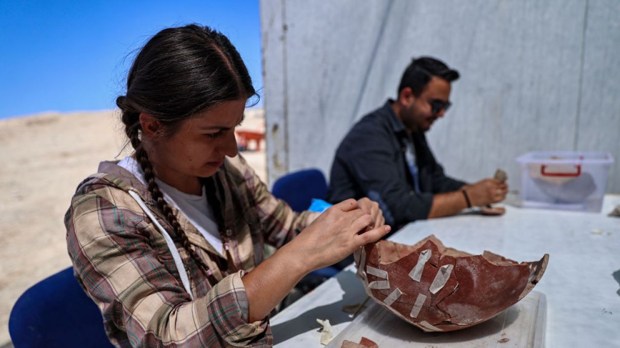 Czym zajmuje się archeolog - na czym polega jego praca i jak zostać archeologiem? (fot. Ozkan Bilgin/Anadolu Agency via Getty Images)