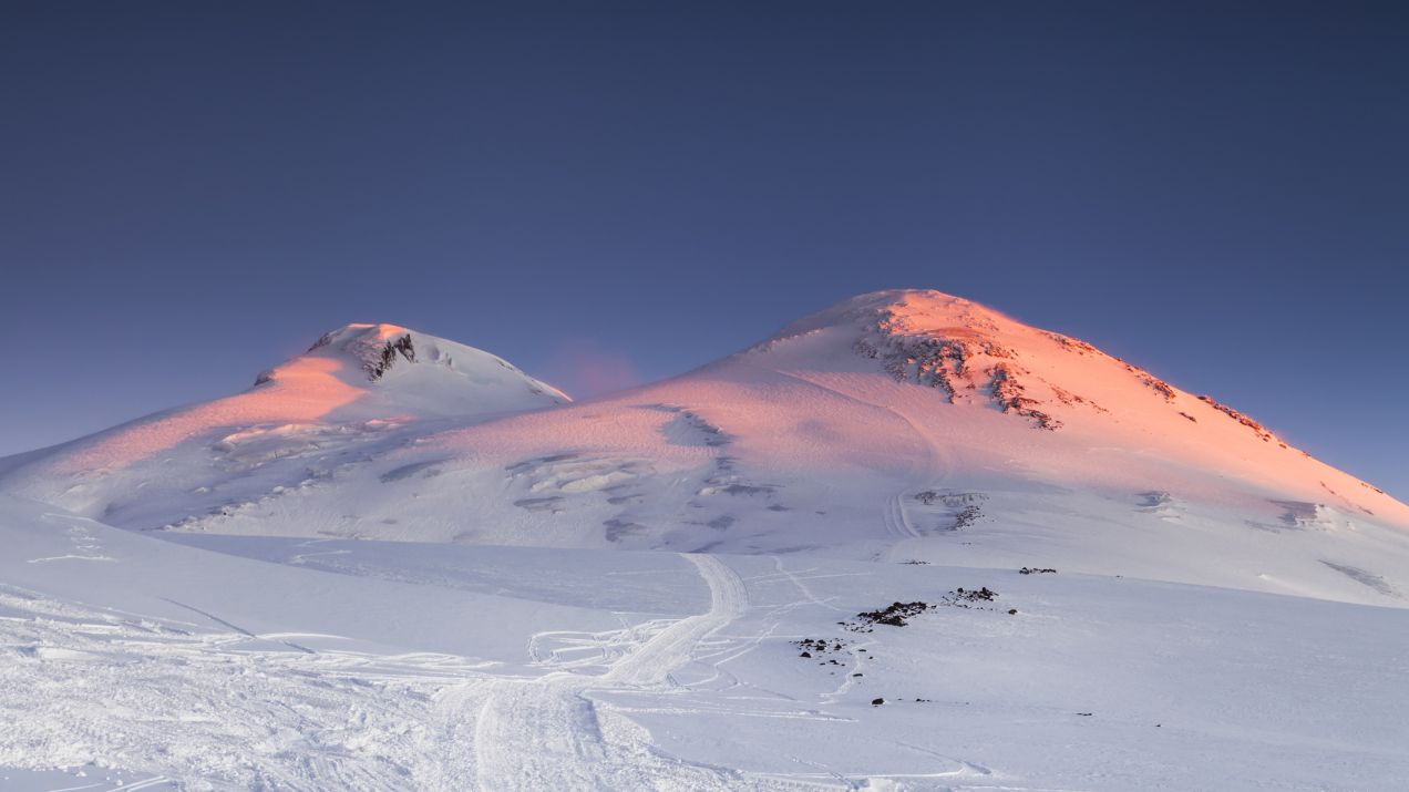 Elbrus szczyt Europy czy Azji? Kontrowersje wokół najwyższej góry Kaukazu i ciekawostki na jej temat (fot. Getty Images)