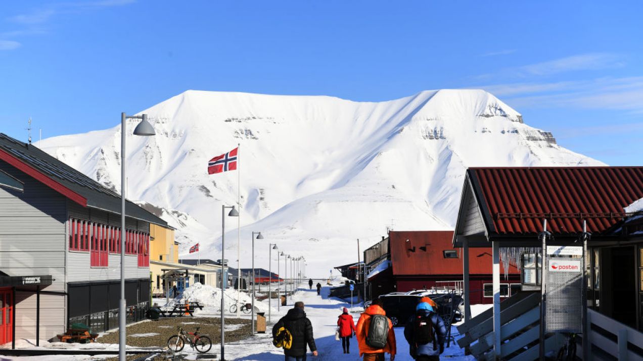 Spitsbergen - pogoda i temperatura. Jak globalne ocieplenie zmienia polarny świat? (fot.  Rune Hellestad- Corbis/ Corbis via Getty Images)