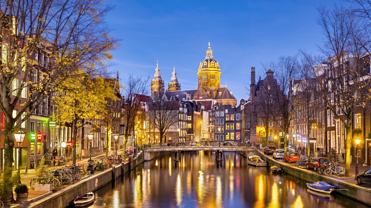 Amsterdam to nie tylko cofee shopy. Popłyń kanałem i odwiedź dom Anny Frank