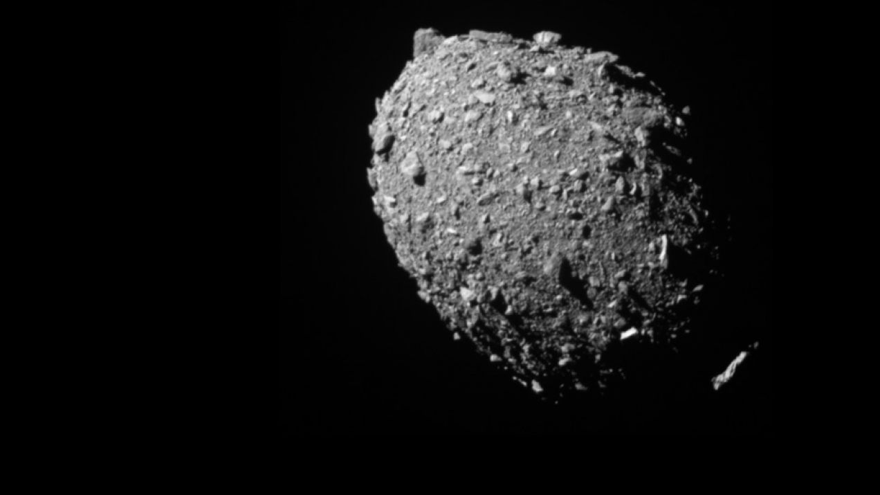 Sonda DART roztrzaskała się na planetoidzie. To początek prawdziwego programu obrony planetarnej (fot. NASA/Johns Hopkins APL)