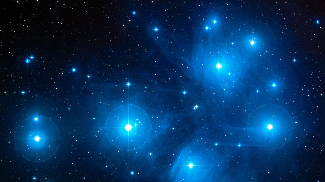 Czym są gwiazdy? Te ogromne kule gorącego gazu produkują niezbędną nam energię i pierwiastki (fot. Getty Images)