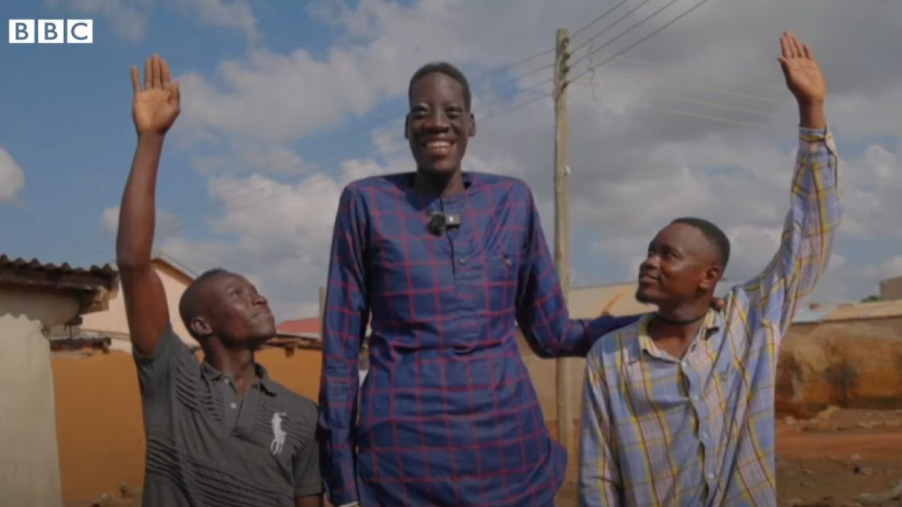 Kim jest najwyższy człowiek na świecie? Możliwe, że ten 29-latek z Ghany przejdzie do historiiv