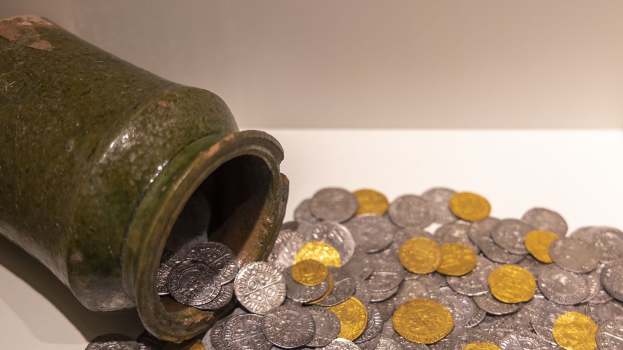 Historia pieniądza – jak powstały pierwsze monety i jak ewoluowały przez lata? (fot. Getty Images)