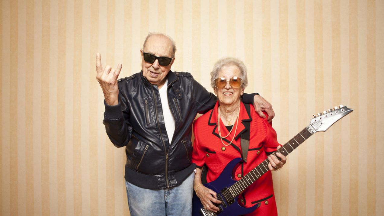Graj i śpiewaj, twój mózg to lubi. Na starość będzie lepiej funkcjonował / fot. Tommaso Lizzul/Shutterstock